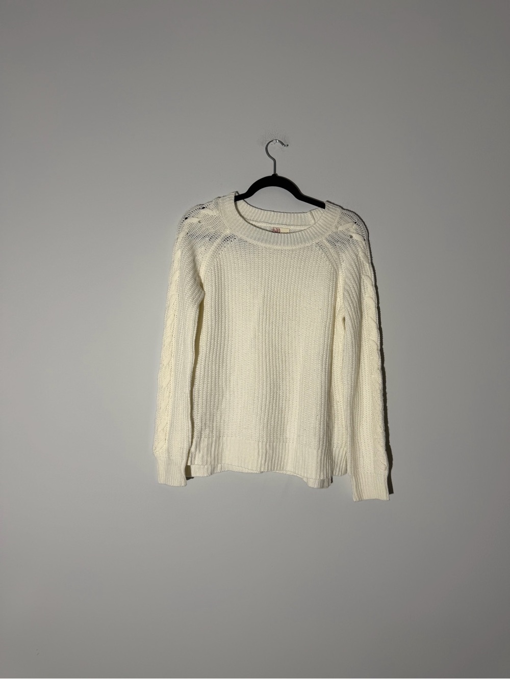 SO Cream Cable-Knit Crewneck Sweater Size M